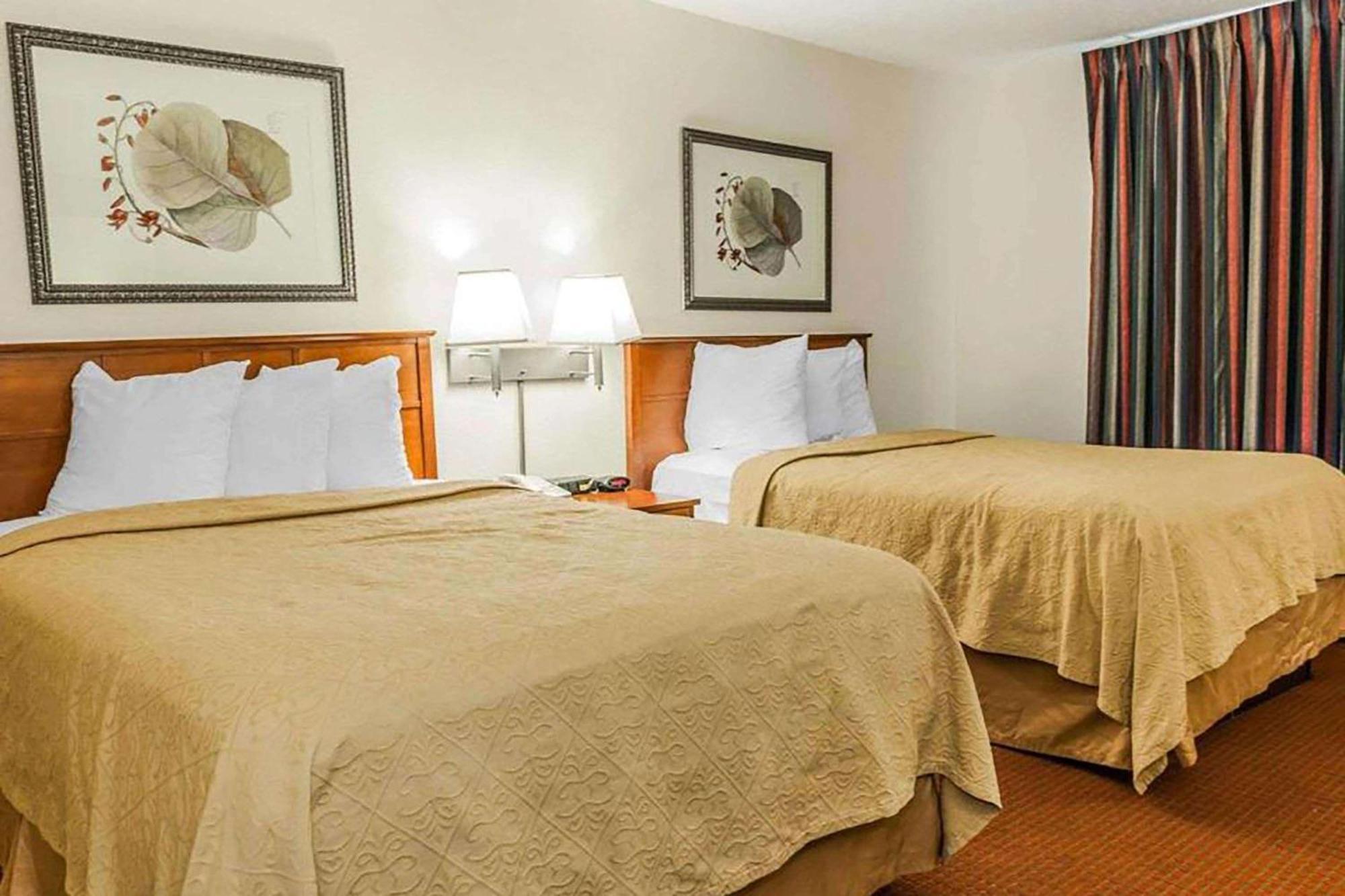 Baymont By Wyndham Indianapolis East Hotel Bagian luar foto